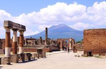 Pompeii and Vesuvius Cellars Tour with Lunch from Naples