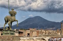 Guided Visit of Pompei and Mount Vesuvius Tour with Pizza Lunch