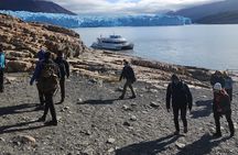 Trekking on Perito Moreno with walkways and transfer