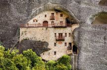 Meteora: Guided Sunset Tour with Monasteries and Caves Visit