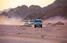 Hurghada Jeep Super Safari to Bedouin Village with Dinner & Show