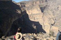 Private Full Day Guided Balcony Walk Hiking to Jebel Shams