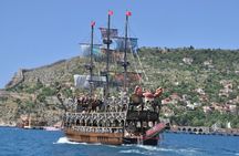 Alanya: Pirates Yacht Tour with Lunch and Soft Drinks