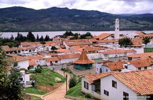 Guatavita Town + Boat Tour of the dam + 1 Topping