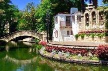 Walking Tour Along the San Antonio Riverwalk And Around Downtown
