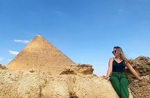 Pyramids of Giza and Egyptian Museum Semi Private from Hurghada