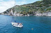 Boat tour of the Amalfi Coast with Aperitif
