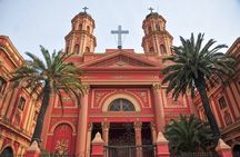 Private Walking Tour to Barrio Yungay Santiago