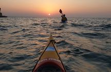 Kayak Guided Tour: Sunset in Qurum, Muscat