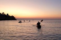 Kayak Guided Tour: Sunset in Qurum, Muscat