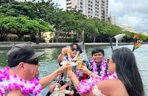 Private Gondola Cruise in Waikiki with Drinks and Pastry