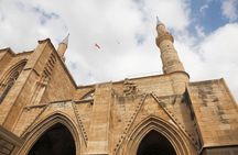 Nikosia : Private Custom Walking Tour with A Guide (Private Tour)