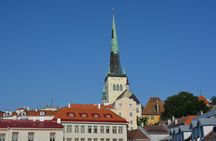 Private Custom Walking Tour with Local Guide in Tallinn