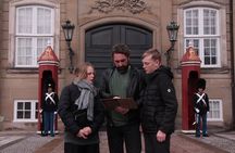 London Self-Guided Murder Mystery Tour by Buckingham Palace