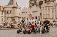 Private live guided E-scooter Tour in Prague: 2 hours