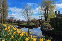 Zaanse Schans and Giethoorn Unique Day Trip with Boat Cruise