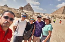 Cairo: Pyramids, Bazaar, Lunch with Female Guide