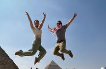 8-Hours private tour of Giza pyramids, Egyptian museum&Bazaar 