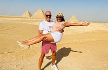 8-Hours private tour of Giza pyramids, Egyptian museum&Bazaar 