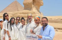 Day Tour to Giza Pyramids Complex, Egyptian Museum & Bazaar