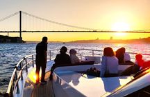 Bosphorus Sunset: An Enchanting Yacht Cruise in Istanbul