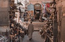 Tour of the Pyramids, Egyptian Museum and Bazaar with lunch