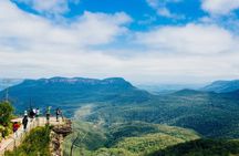 Blue Mountains Small Group Tour with Lunch, Zoo and Scenic World