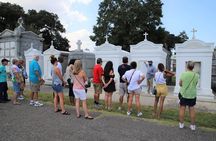 Private New Orleans City and Cemetery Bus Tour Up to 24 People