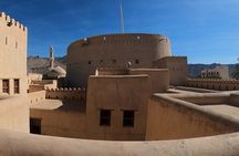 Private 2-Day Guided Tour with Nizwa Friday Market Visit