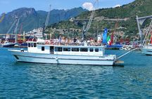 Amalfi Coast by boat with aperitif, lunch and sea breaks