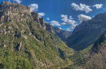  Hiking in Vikos Gorge