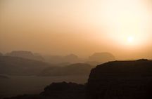 Wadi Rum: Explorer 5 Hour Jeep Tour PASS + Bedouin Tent + Meal