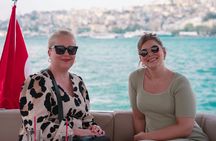 Small-Group 2 Hours Bosphorus Luxury Yacht Cruise in Istanbul 