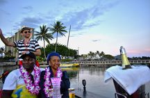Private Gondola Cruise in Waikiki with Drinks and Pastry