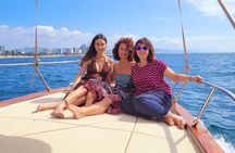 Private Classic Boat Tour in Barcelona