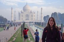 From Delhi: Private Taj Mahal day trip with lunch