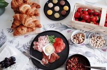 Gourmet Brunch with Chef: Unlimited Drinks & Stunning River Views
