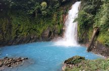 From La Fortuna: Río Celeste Waterfall, Tubing Tour and Lunch