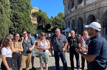 Colosseum Walking Tour with Roman Forum and Palantine Hill Access