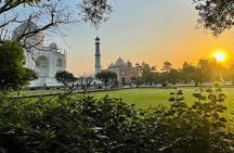 Taj Mahal Same Day Luxury Tour By SUPERFAST Train From Delhi 