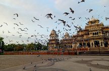 Guided Morning E-Rickshaw Ride with Food Tasting at Jaipur