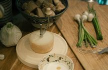 A Tasty 4-course Parisian Dinner in Montmartre
