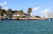 Sightseeing location Boat cruise on Biscayne Bay with Miami stop