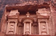 Literary tourism experience in Petra
