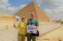 Private Day Tour The Great Pyramids of Giza & Sakkara & Memphis 