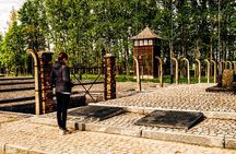 Day Tour to Auschwitz Birkenau Museum with Transportation