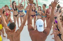 Bavaro Catamaran: Sail, Snorkel & Party with Drinks and Snacks