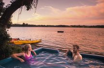 Rotorua: Evening Starlight Gourmet Kayak Tour Glowworms
