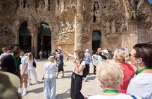 Barcelona: Sagrada Familia Semi-Private Guided Tour
