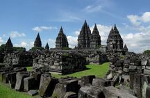 Borobudur and Prambanan Temples Shared Guided Tour With Transfer